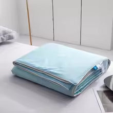 Cooling Ice Silk Blanket – Lightweight Summer Blanket